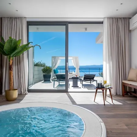 Luxury Andoris With Gym, Spa, Heated Pool Villa