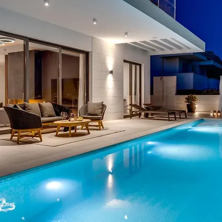 Villa Luxury Andoris With Gym, Spa, Heated Pool Duce