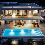 Villa Luxury Andoris With Gym, Spa, Heated Pool