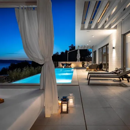 Luxury Andoris With Gym, Spa, Heated Pool * Duće