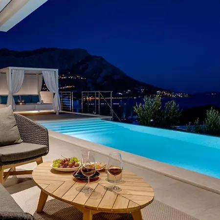Luxury Andoris With Gym, Spa, Heated Pool