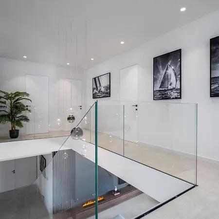 Luxury Andoris With Gym, Spa, Heated Pool