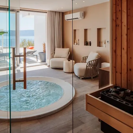 Luxury Andoris With Gym, Spa, Heated Pool