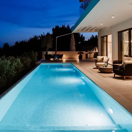 Вілла Luxury Andoris With Gym, Spa, Heated Pool