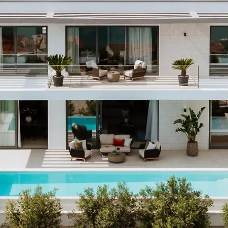 Вілла Luxury Andoris With Gym, Spa, Heated Pool