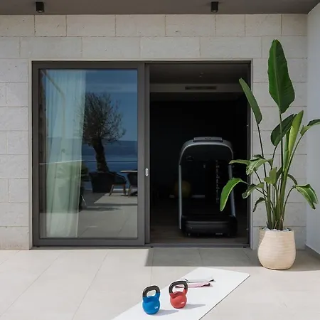 Villa Luxury Andoris With Gym, Spa, Heated Pool