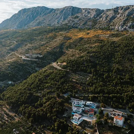 Luxury Andoris With Gym, Spa, Heated Pool