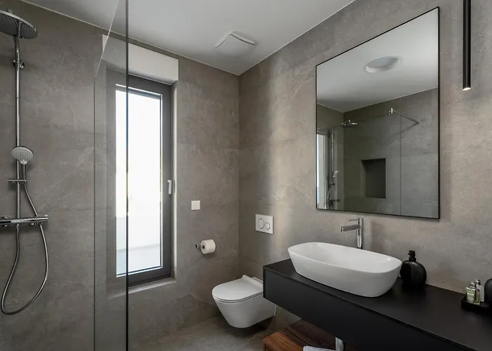 Luxury Andoris With Gym, Spa, Heated Pool *