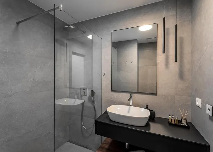 Luxury Andoris With Gym, Spa, Heated Pool * Duće