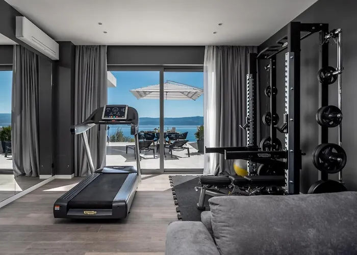 Luxury Andoris With Gym, Spa, Heated Pool
